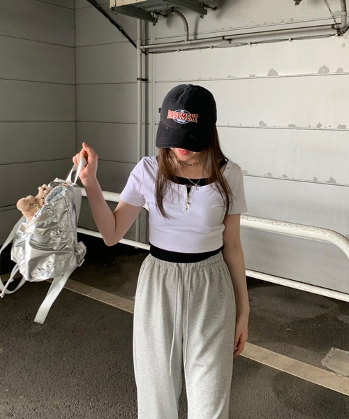 non-hedge(ノンヘッジ)の「ジップショート丈トップスキャミソールセット(Tシャツ/カットソー・レディース・ブラウン/ブラック/グレー/オフホワイト・FREE)」の18枚目の写真