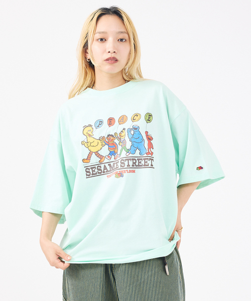 FRUIT OF THE LOOM(フルーツオブザルーム)の「【FRUIT OF THE LOOM/フルーツ オブ ザ ルーム】SESAME STREET meets FOTL Illust T-Shirt/セサミストリートコラボTシャツ(Tシャツ/カットソー・メンズ・パープル系その他2/ベージュ系その他2/ベージュ系その他/ブラック/ホワイト系その他/パープル系その他/ブルー系その他/ホワイト・M/S/L)」の6枚目の写真