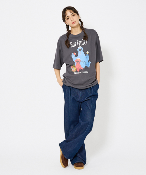 FRUIT OF THE LOOM(フルーツオブザルーム)の「【FRUIT OF THE LOOM/フルーツ オブ ザ ルーム】SESAME STREET meets FOTL Illust T-Shirt/セサミストリートコラボTシャツ(Tシャツ/カットソー・メンズ・パープル系その他2/ベージュ系その他2/ベージュ系その他/ブラック/ホワイト系その他/パープル系その他/ブルー系その他/ホワイト・M/S/L)」の9枚目の写真
