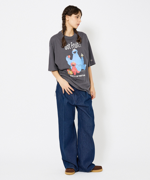 FRUIT OF THE LOOM(フルーツオブザルーム)の「【FRUIT OF THE LOOM/フルーツ オブ ザ ルーム】SESAME STREET meets FOTL Illust T-Shirt/セサミストリートコラボTシャツ(Tシャツ/カットソー・メンズ・パープル系その他2/ベージュ系その他2/ベージュ系その他/ブラック/ホワイト系その他/パープル系その他/ブルー系その他/ホワイト・M/S/L)」の10枚目の写真