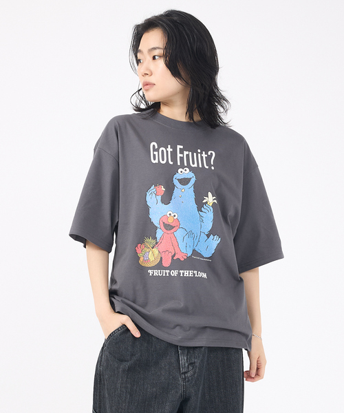 FRUIT OF THE LOOM(フルーツオブザルーム)の「【FRUIT OF THE LOOM/フルーツ オブ ザ ルーム】SESAME STREET meets FOTL Illust T-Shirt/セサミストリートコラボTシャツ(Tシャツ/カットソー・メンズ・パープル系その他2/ベージュ系その他2/ベージュ系その他/ブラック/ホワイト系その他/パープル系その他/ブルー系その他/ホワイト・M/S/L)」の15枚目の写真