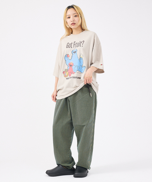 FRUIT OF THE LOOM(フルーツオブザルーム)の「【FRUIT OF THE LOOM/フルーツ オブ ザ ルーム】SESAME STREET meets FOTL Illust T-Shirt/セサミストリートコラボTシャツ(Tシャツ/カットソー・メンズ・パープル系その他2/ベージュ系その他2/ベージュ系その他/ブラック/ホワイト系その他/パープル系その他/ブルー系その他/ホワイト・M/S/L)」の19枚目の写真