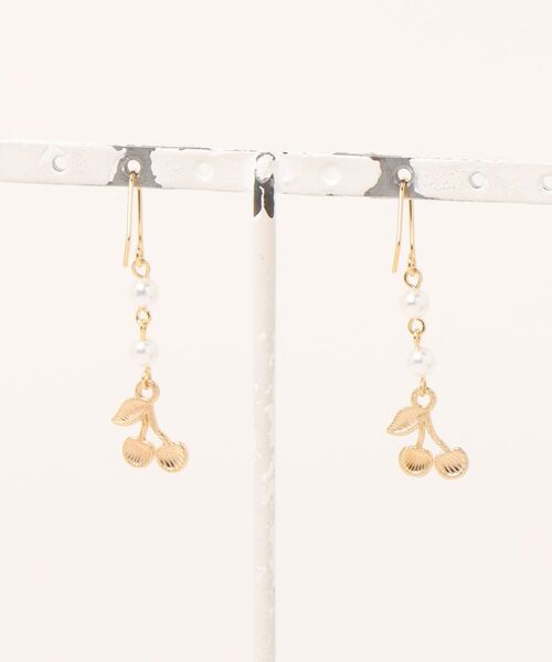 tone(トーン)の「【MUURABBTI】さくらんぼとパールのピアス(MA)(ピアス(両耳用)・レディース・レッド・FREE)」の2枚目の写真