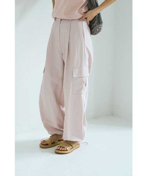 marjour(マージュール)の「NYLON PARACHUTE PANTS(カーゴパンツ・レディース・ピンク・M)」の1枚目の写真