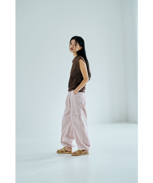 marjour(マージュール)の「NYLON PARACHUTE PANTS(カーゴパンツ・レディース・ピンク・M)」の8枚目の写真