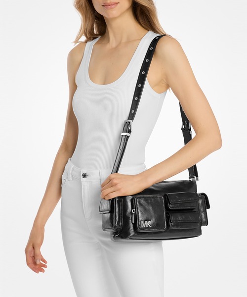 MICHAEL KORS(マイケルコース)の「DAKOTA ポケット ショルダー ミディアム(ショルダーバッグ・レディース・ブラック・FREE)」の2枚目の写真