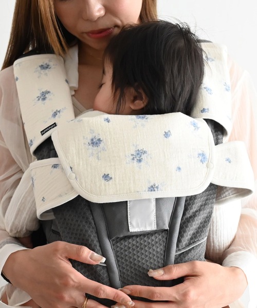 PUPPAPUPO(プッパプーポ)の「【防水】 抱っこ紐カバー ガーゼ(抱っこ紐/ベルトカバー/スリング・キッズ・ピンク/グレイッシュベージュ/ブルー・FREE)」の2枚目の写真