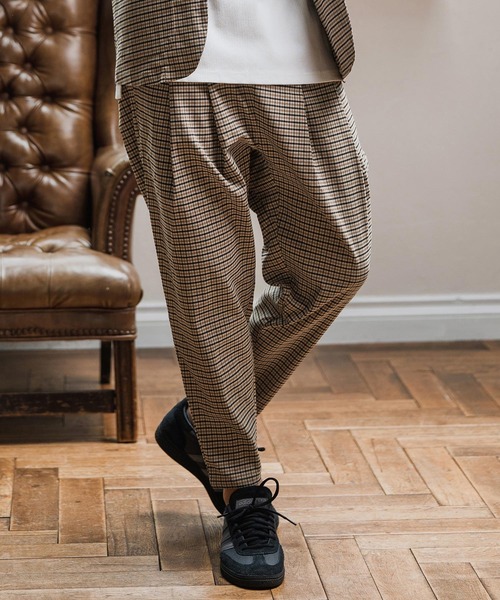 Magine（マージン）の「mp13904-Two Tuck Tapered Pants テーパードパンツ（その他パンツ・メンズ・ベージュ系その他/ブラック系その他/ブラック・48/46/44）」の3枚目の写真