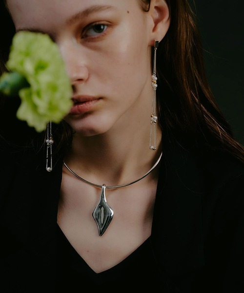 loni(ロニ)の「(loni)Leaf Plate Choker(チョーカー・レディース・シルバー/ゴールド・ONE SIZE)」の14枚目の写真
