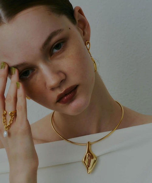 loni(ロニ)の「(loni)Leaf Plate Choker(チョーカー・レディース・シルバー/ゴールド・ONE SIZE)」の16枚目の写真