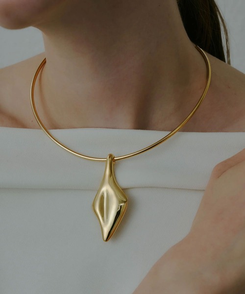 loni(ロニ)の「(loni)Leaf Plate Choker(チョーカー・レディース・シルバー/ゴールド・ONE SIZE)」の17枚目の写真