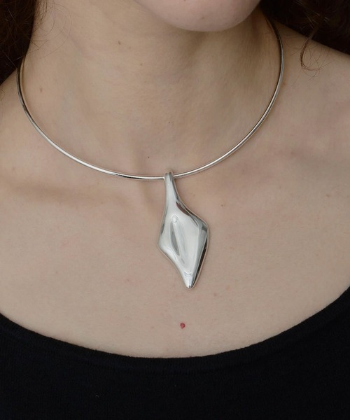 loni(ロニ)の「(loni)Leaf Plate Choker(チョーカー・レディース・シルバー/ゴールド・ONE SIZE)」の20枚目の写真