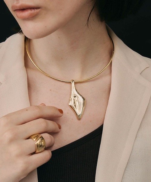 loni(ロニ)の「(loni)Leaf Plate Choker(チョーカー・レディース・シルバー/ゴールド・ONE SIZE)」の21枚目の写真