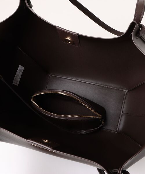 CHARLES & KEITH（チャールズ & キース）の「Calla カルラ ラージトートバッグ（トートバッグ・レディース・ブラウン系その他7/ワインレッド・XL）」の8枚目の写真