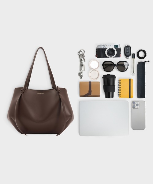 CHARLES & KEITH（チャールズ & キース）の「Calla カルラ ラージトートバッグ（トートバッグ・レディース・ブラウン系その他7/ワインレッド・XL）」の14枚目の写真