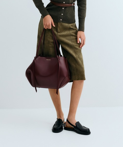 CHARLES & KEITH（チャールズ & キース）の「Calla カルラ ラージ