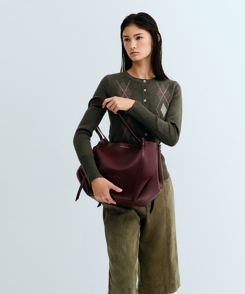 CHARLES & KEITH（チャールズ & キース）の「Calla カルラ ラージ