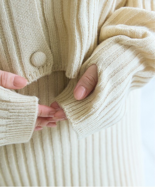 SMILE LAND(スマイルランド)の「<大きいサイズ>【らめちゃんコラボ】2点セット(ニットワンピース+ニットカーディガン)JERRY SELECT(ワンピース・レディース・ベージュ/チャコールグレー・3L/L/LL/4L/5L)」の20枚目の写真