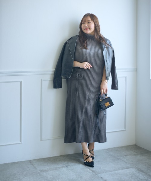 SMILE LAND(スマイルランド)の「<大きいサイズ>【らめちゃんコラボ】2点セット(ニットワンピース+ニットカーディガン)JERRY SELECT(ワンピース・レディース・ベージュ/チャコールグレー・3L/L/LL/4L/5L)」の13枚目の写真