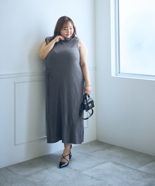 SMILE LAND(スマイルランド)の「<大きいサイズ>【らめちゃんコラボ】2点セット(ニットワンピース+ニットカーディガン)JERRY SELECT(ワンピース・レディース・ベージュ/チャコールグレー・3L/L/LL/4L/5L)」の12枚目の写真