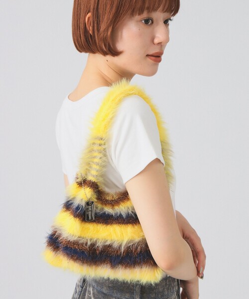 Ray BEAMS（レイビームス）の「シャギー ボーダー ニット バッグ（トートバッグ・レディース・イエロー/ピンク/ブラック・ONE SIZE）」の2枚目の写真