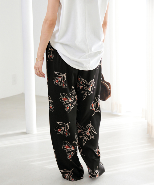 IENA（イエナ）の「ブラックフラワーパンツ（その他パンツ・レディース・ブラック系その他・36/38）」の9枚目の写真