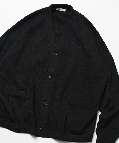 FREAK'S STORE（フリークスストア）の「限定展開 Relax Fit リラックスフィット イージーケア ウォッシャブル Vネックカーディガン（カーディガン/ボレロ・メンズ・ネイビー/ブラック/グレー/チャコールグレー/ブラウン・LARGE/MEDIUM/SMALL）」の13枚目の写真