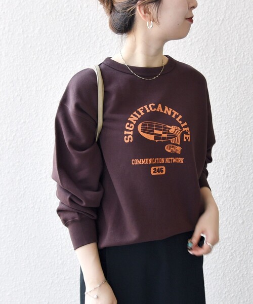 SHIPS any（シップス エニィ）の「【SHIPS any別注】THE KNiTS:〈洗濯機可能〉ロゴ プリント スウェット（スウェット・レディース・ナチュラル/グレー/ブラウン・ONE SIZE）」の9枚目の写真