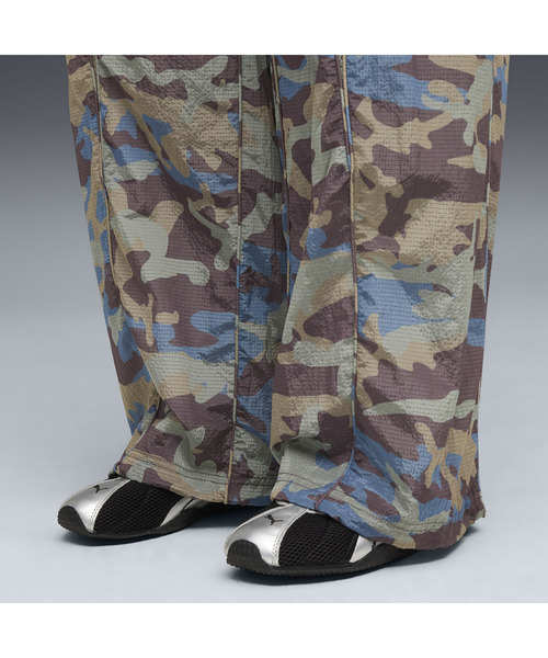 PUMA(プーマ)の「PUMA プーマ ユニセックス セラレーター AOP リップストップ パンツ(その他パンツ・メンズ・パープル系その他2・MEDIUM/LARGE/SMALL/X-SMALL/X-LARGE)」の2枚目の写真