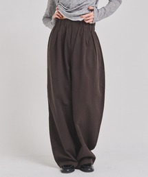 FMiBL（ファミル）の「タックチノワイドパンツ（チノパンツ）」