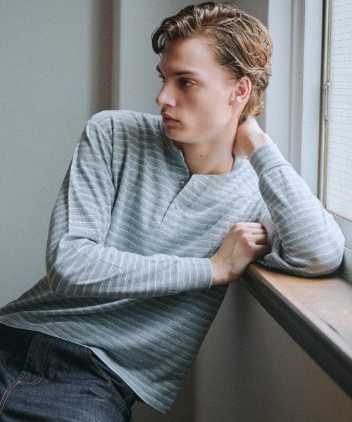 Adoon plain(アドーンプレーン)の「Snap Button Rib Henry Neck Long Sleeve T / スナップボタンアソートリブヘンリーネックロングスリーブT 【NEW COLOR】(Tシャツ/カットソー・メンズ・チャコールグレー/ブラック/ネイビー/ボルドー/ライトベージュ/ブラウン/ライトグリーン/グレー系その他2/バーガンディー/グレー系その他/アイボリー/ダークグレー/ブラック系その他・MEDIUM/LARGE/SMALL)」の6枚目の写真