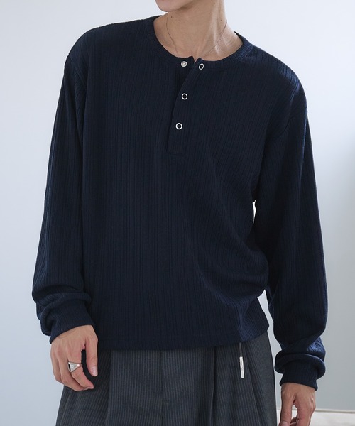 Adoon plain（アドーンプレーン）の「Snap Button Henry Neck Long Sleeve T / スナップボタンヘンリーネックロングスリーブT（Tシャツ/カットソー・メンズ・チャコールグレー/ブラック/ネイビー/ボルドー・MEDIUM/LARGE）」の3枚目の写真