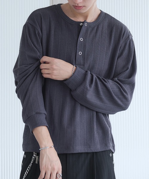 MULTIボタンヘンリーネックSheerトップス⚠️9/3まで MULTIボタンヘンリーネックSheerトップス⚠️9/3まで - メルカリ