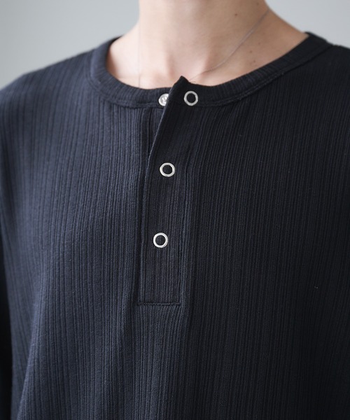 Adoon plain（アドーンプレーン）の「Snap Button Henry Neck Long Sleeve T / スナップボタンヘンリーネックロングスリーブT（Tシャツ/カットソー・メンズ・チャコールグレー/ブラック/ネイビー/ボルドー・MEDIUM/LARGE）」の17枚目の写真