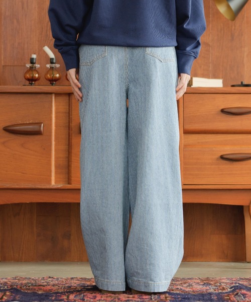 eLur(エラー)の「ワイドデニムパンツ(デニムパンツ・レディース・ブルー/ストライプ・1)」の12枚目の写真