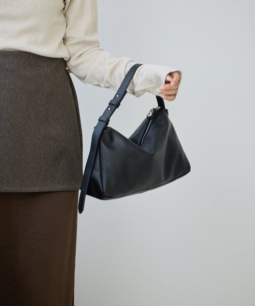 コラボカラーあり】スクエアワンショルダーバッグ（ショルダー