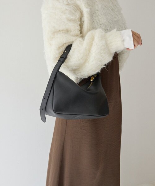 セール】【コラボカラーあり】スクエアワンショルダーバッグ