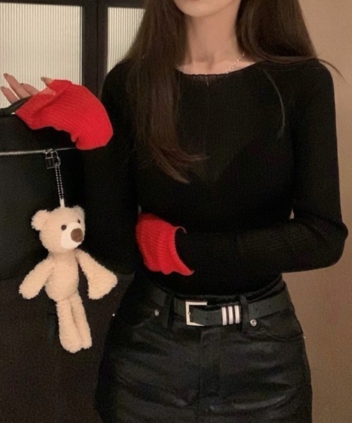 Ritzy(リッツィー)の「袖配色切り替え リブニット トップス(ニット/セーター・レディース・ブラック/モカ・FREE)」の4枚目の写真