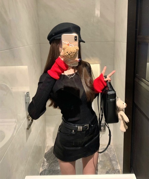 Ritzy(リッツィー)の「袖配色切り替え リブニット トップス(ニット/セーター・レディース・ブラック/モカ・FREE)」の5枚目の写真