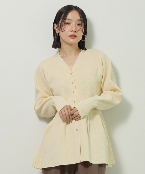 Green　Parks（グリーンパークス）の「金釦ペプラムニットカーディガン（カーディガン/ボレロ・レディース・レッド/ホワイト系その他2/杢グレー/ブラック・FREE）」の2枚目の写真