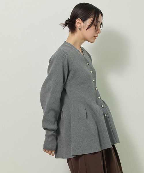 Green　Parks（グリーンパークス）の「金釦ペプラムニットカーディガン（カーディガン/ボレロ・レディース・レッド/ホワイト系その他2/杢グレー/ブラック・FREE）」の21枚目の写真