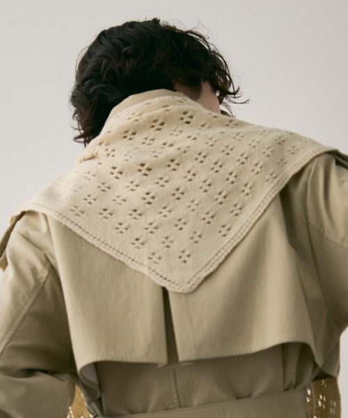 Trish（トリッシュ）の「アイレットトライアングルマフラー（ストール/ショール・レディース・アイボリー/ブラウン・FREE）」の9枚目の写真