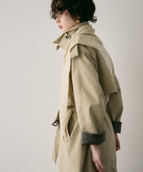 Trish（トリッシュ）の「アイレットトライアングルマフラー（ストール/ショール・レディース・アイボリー/ブラウン・FREE）」の4枚目の写真