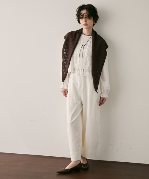 Trish（トリッシュ）の「アイレットトライアングルマフラー（ストール/ショール・レディース・アイボリー/ブラウン・FREE）」の16枚目の写真