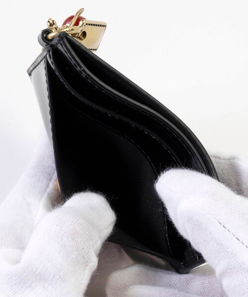 COACH(コーチ)の「エッセンシャル カード ケース・スパッツォラート レザー・チャーム(カードケース・レディース・ブラック系その他・ONE)」の8枚目の写真