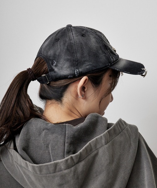 SUPPLIER（サプライヤー）の「SUPPLIER/サプライヤー Pierced Logo 6 Panel Cap ダメージ加工 ピアス付き 6Pキャップ（キャップ・メンズ・ブラック・FREE）」の9枚目の写真