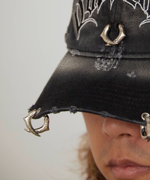 SUPPLIER/サプライヤー Pierced Logo 6 Panel Cap ダメージ加工 ピアス