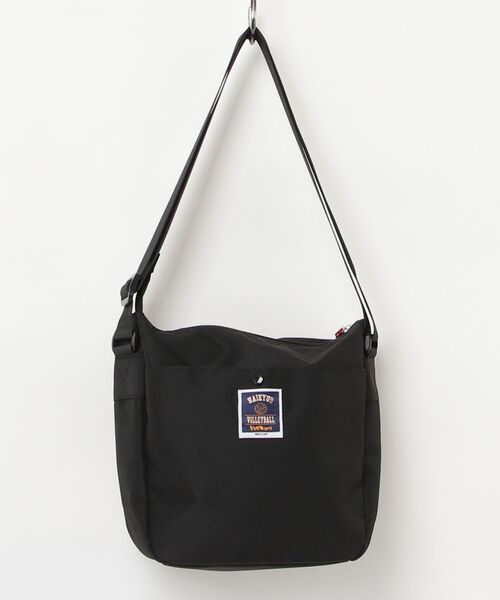 OUTDOOR PRODUCTS(アウトドアプロダクツ)の「ハイキュー!! 舟形ショルダーバッグ OUTDOOR PRODUCTS(ショルダーバッグ・レディース・ブラック/ベージュ/ネイビー/ブラック×レッド・FREE)」の7枚目の写真