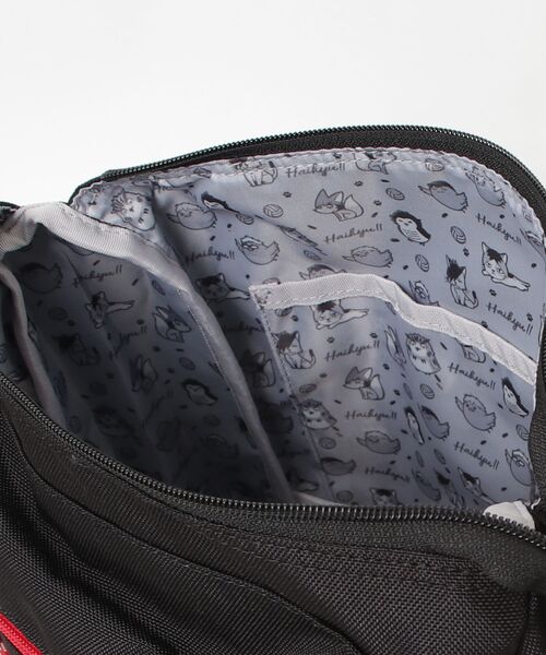 OUTDOOR PRODUCTS(アウトドアプロダクツ)の「ハイキュー!! 舟形ショルダーバッグ OUTDOOR PRODUCTS(ショルダーバッグ・レディース・ブラック/ベージュ/ネイビー/ブラック×レッド・FREE)」の9枚目の写真