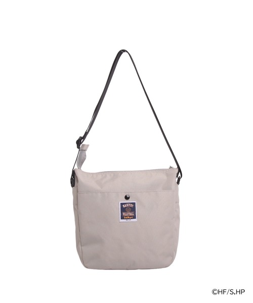 OUTDOOR PRODUCTS(アウトドアプロダクツ)の「ハイキュー!! 舟形ショルダーバッグ OUTDOOR PRODUCTS(ショルダーバッグ・レディース・ブラック/ベージュ/ネイビー/ブラック×レッド・FREE)」の17枚目の写真